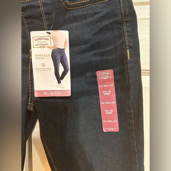 Levi Strauss NWT pull on skinny jean size 26 - Picture 3 of 5